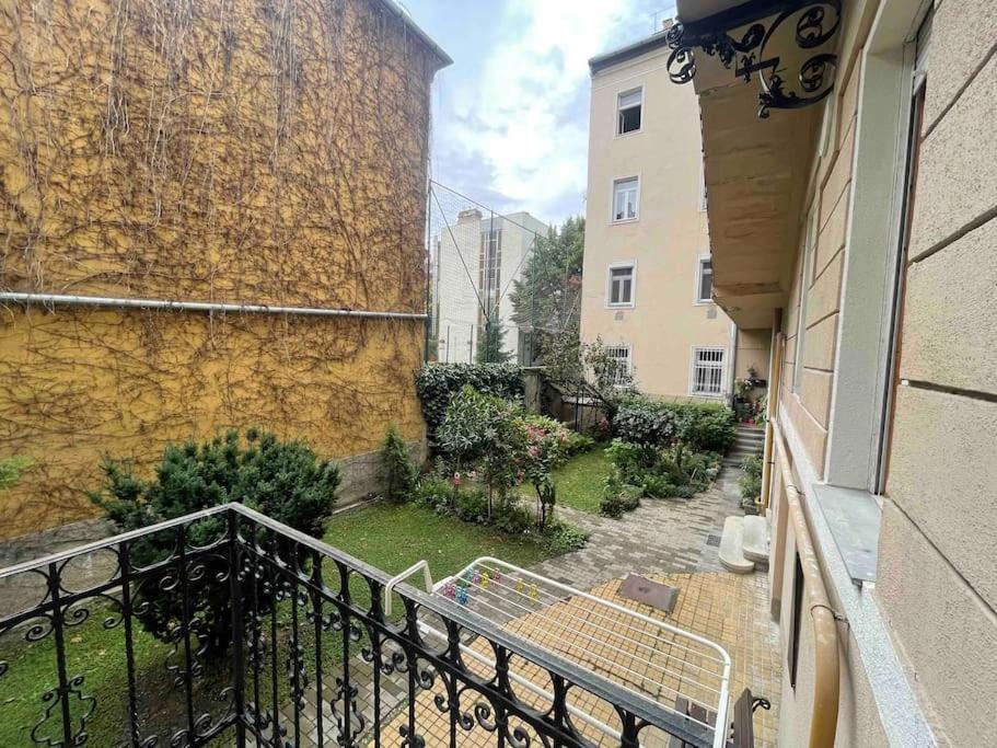 Knezits Spacious Ac Terrace Free Parking Budapeşte Dış mekan fotoğraf